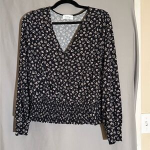 Kaileigh Black Floral V-Neck Blouse – Size M